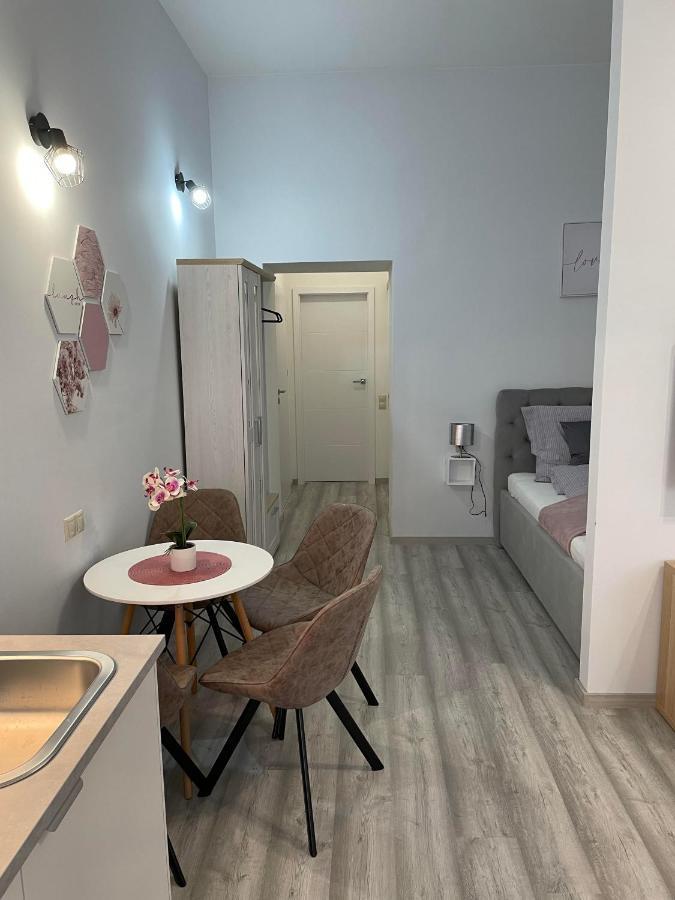 Eden City Home Дьор Екстериор снимка