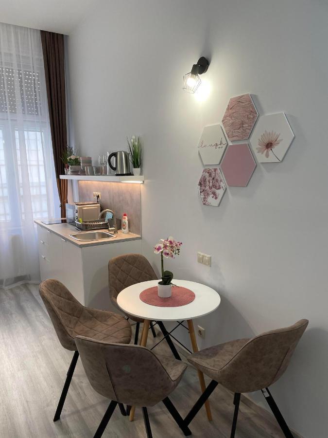 Eden City Home Дьор Екстериор снимка
