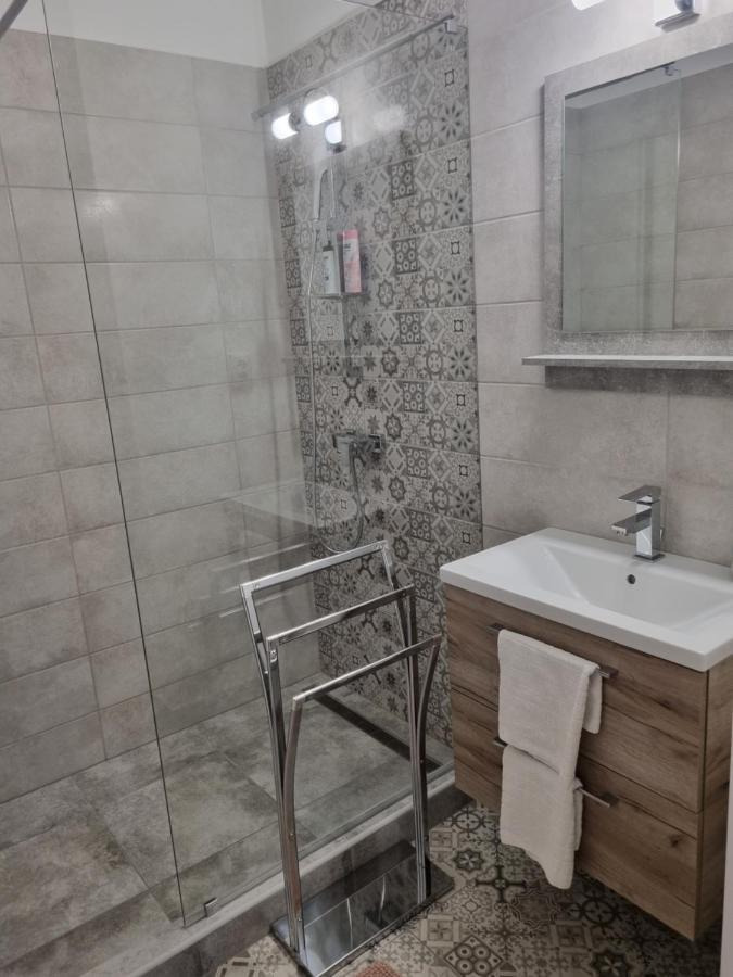 Eden City Home Дьор Екстериор снимка